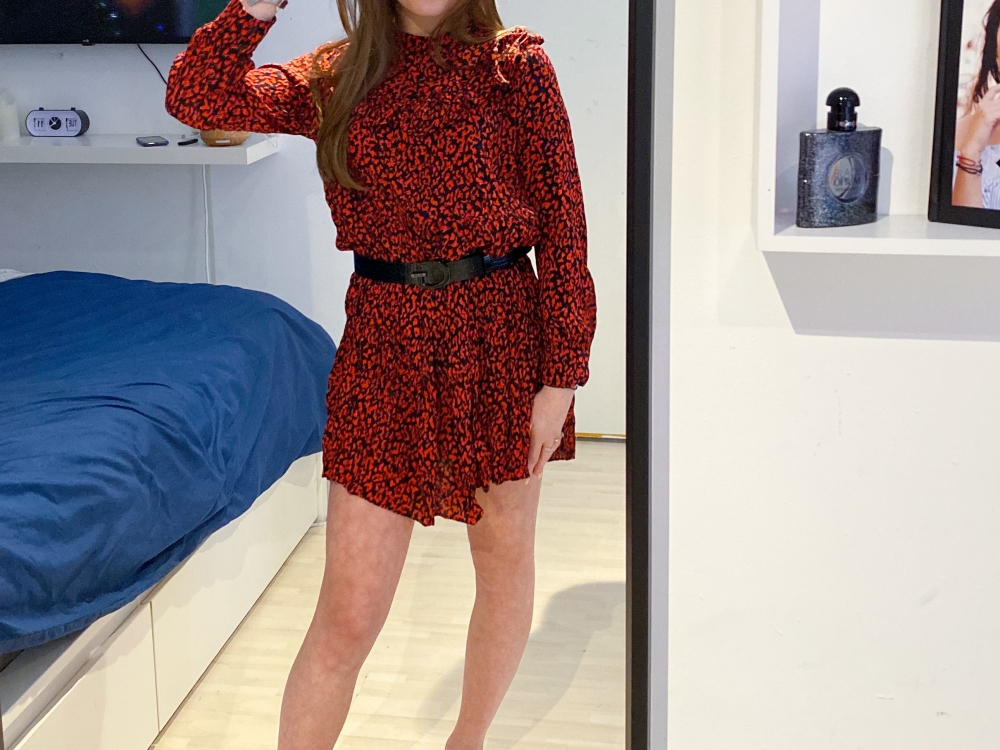 rood met zwart jurkje